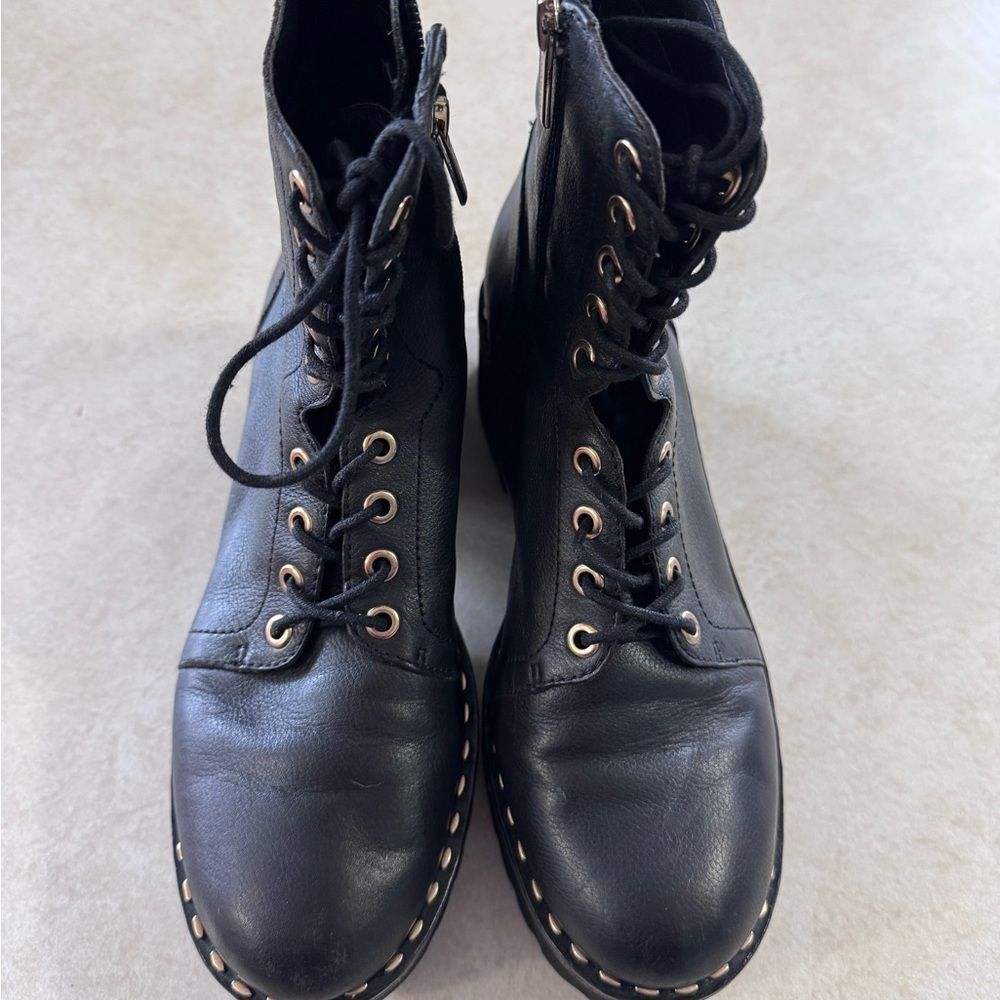 Vince Camuto Boots size 8.5 Combat lace up women’s shoes black